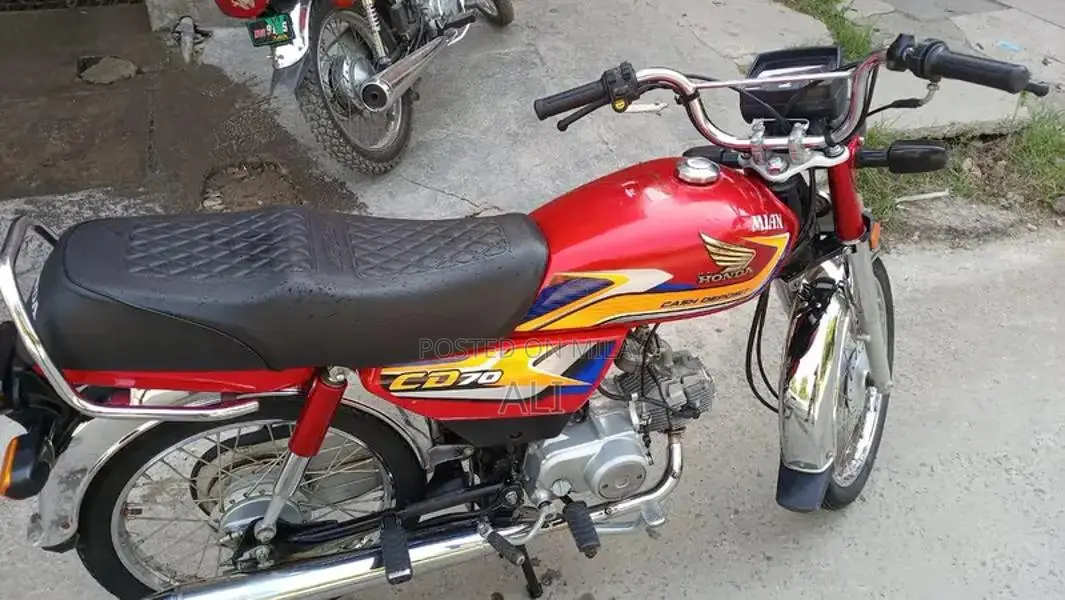 Lahore V8 Model High-Performance Vehicle