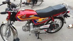 Lahore V8 Model High-Performance Vehicle