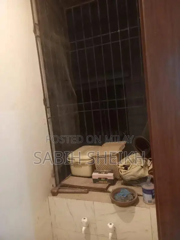 Portion in Pech Block 2 with Modern Kitchen and Washing Area