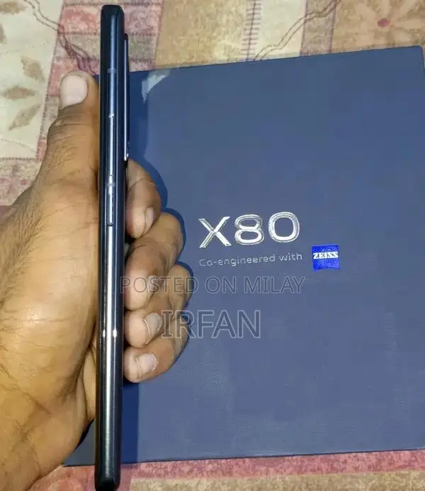 High-Performance Smartphone with Extensive RAM and Storage