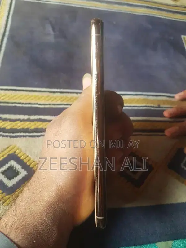 Apple iPhone XS Max 256GB Smartphone with Face ID