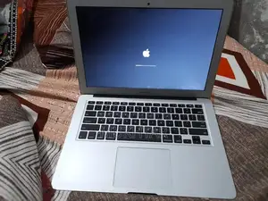 Apple MacBook Air A1466 Laptop Core i5 4GB RAM 128GB SSD