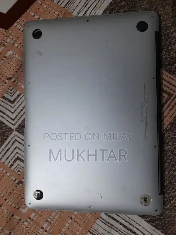 Apple MacBook Air A1466 Laptop Core i5 4GB RAM 128GB SSD