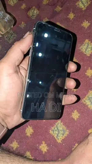 Apple iPhone X Smartphone - 256GB Storage, High Condition