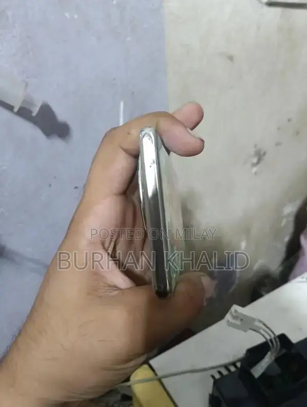 Vivo V30e Smartphone - Original Condition Mobile Device