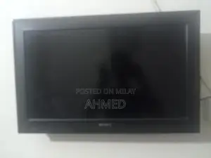 Photo - 32-Inch LCD Display Monitor