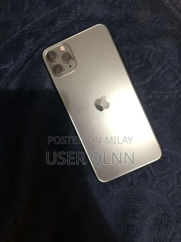 iPhone 11 Pro Max Midnight Green Smartphone