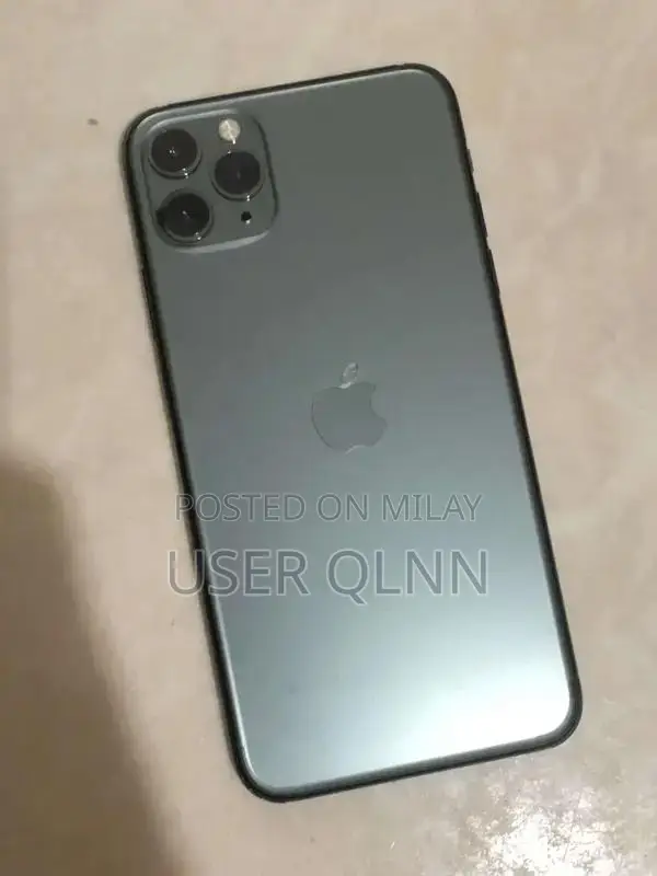 iPhone 11 Pro Max Midnight Green Smartphone