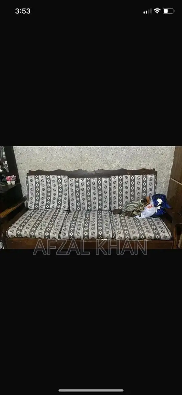 Comfortable Sofa Set - 3-Seater and 2 Single-Seater with Cushions