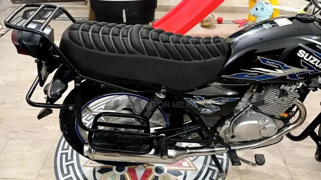 Suzuki GS 150 SE Motorcycle - Low Mileage Touring Bike