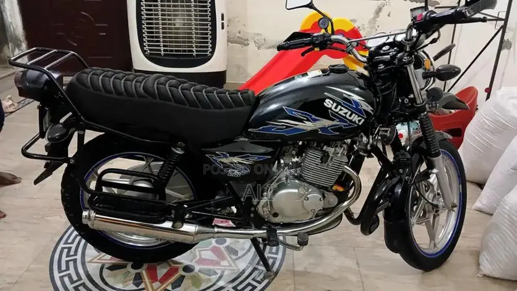 Suzuki GS 150 SE Motorcycle - Low Mileage Touring Bike