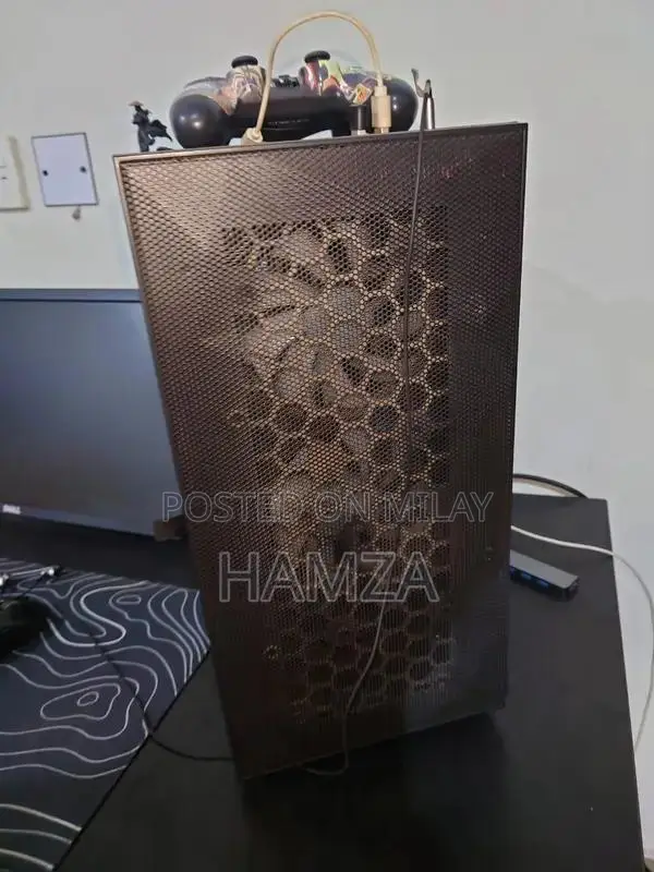 High-Performance Gaming PC with Ryzen 5 and GTX 1650 Super