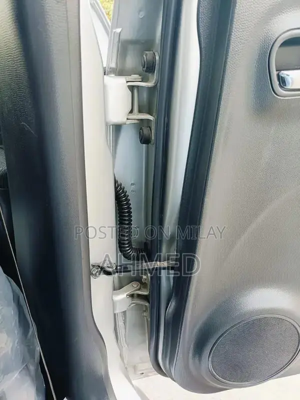 Suzuki Swift DLX 1.3 Sedan - Low Mileage Excellent Condition