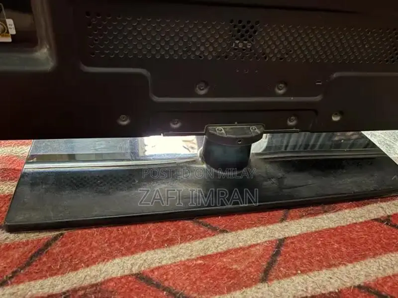 Samsung 40-Inch LCD TV - Excellent Condition