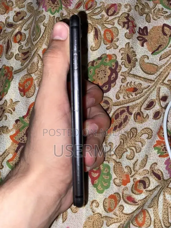 Refurbished iPhone 8 Unlocked Smartphone