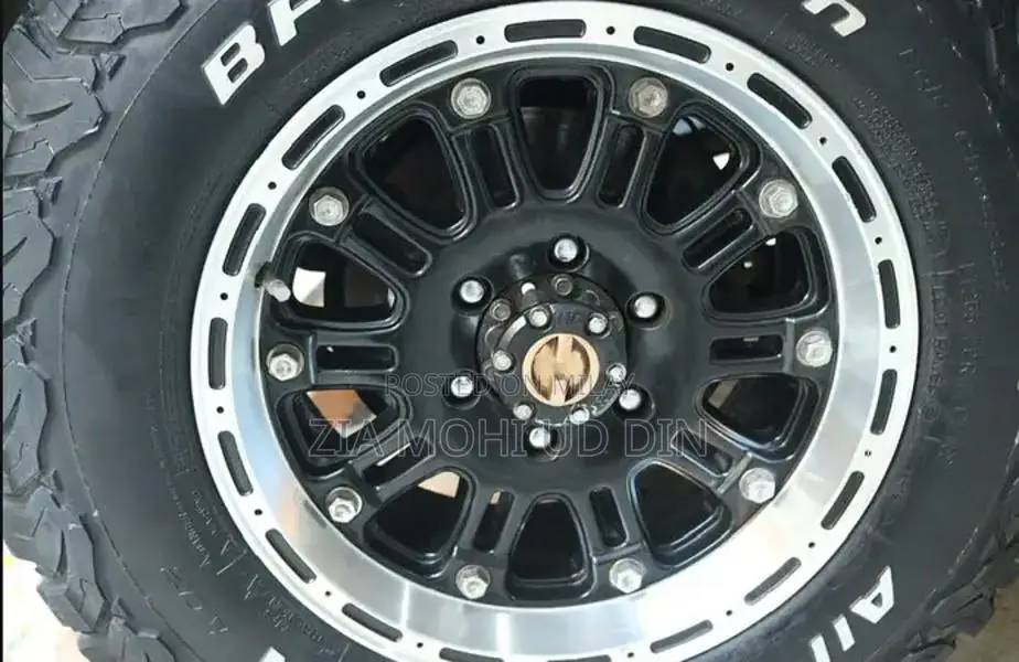 Toyota Land Cruiser 4x4 SUV with 1KZ Engine and Sunroof