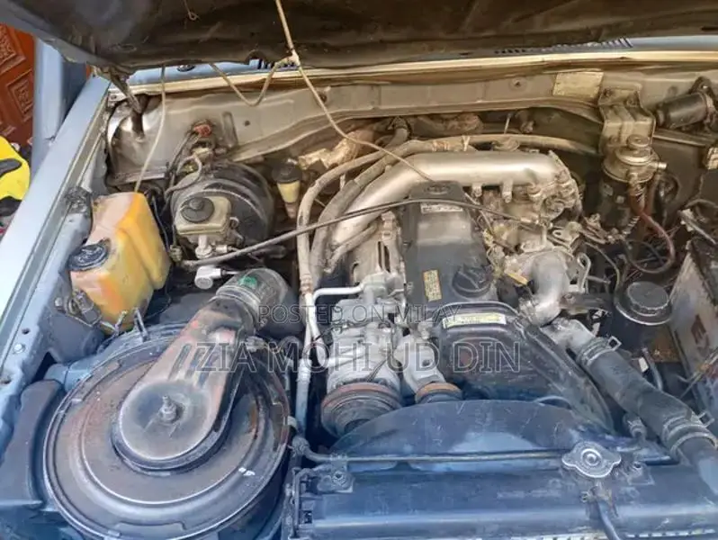 Toyota Land Cruiser 4x4 SUV with 1KZ Engine and Sunroof