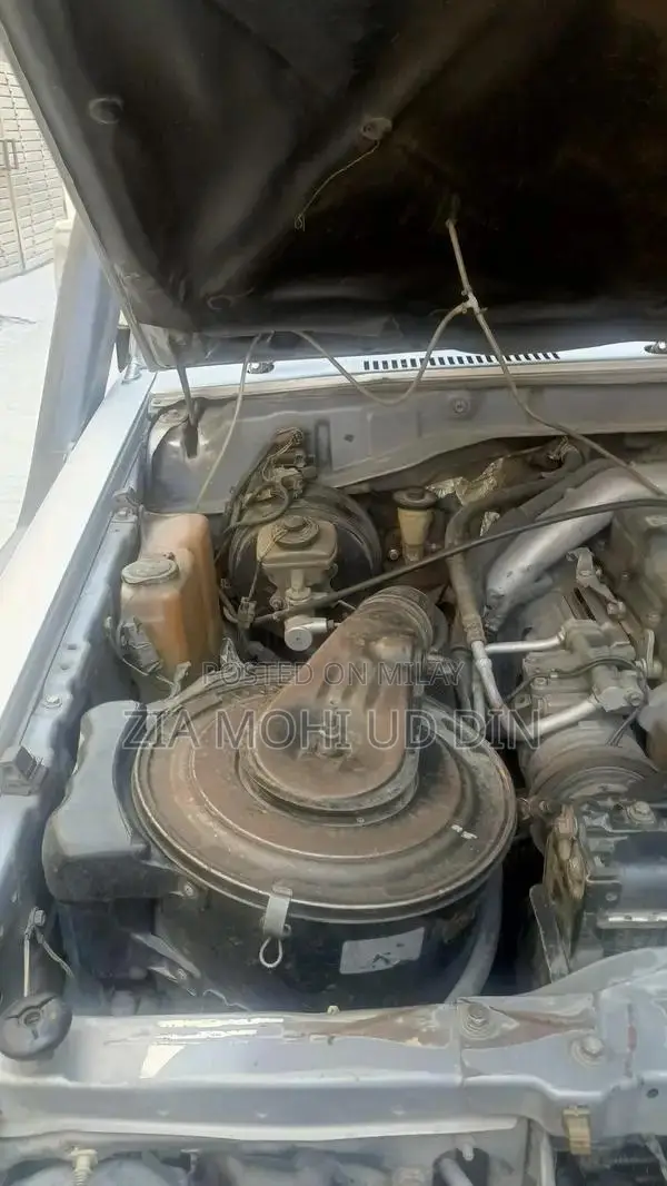 Toyota Land Cruiser 4x4 SUV with 1KZ Engine and Sunroof