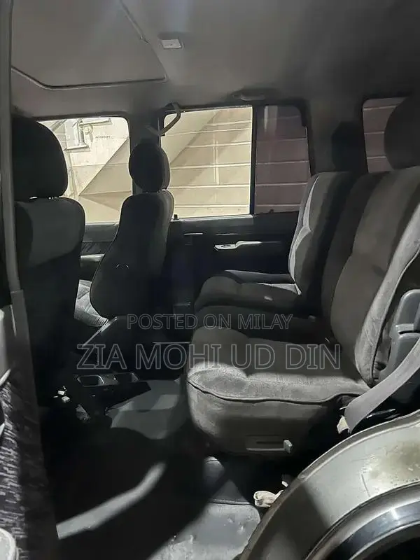 Toyota Land Cruiser 4x4 SUV with 1KZ Engine and Sunroof