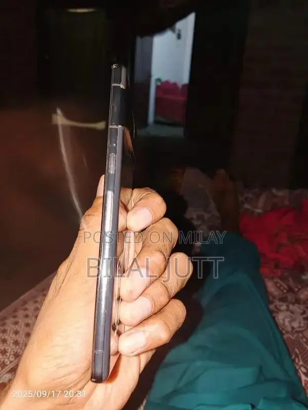 High-Performance Google Smartphone with Advanced Camera System