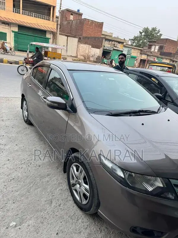 Home Use Sedan - Personal Vehicle for Daily Transportation