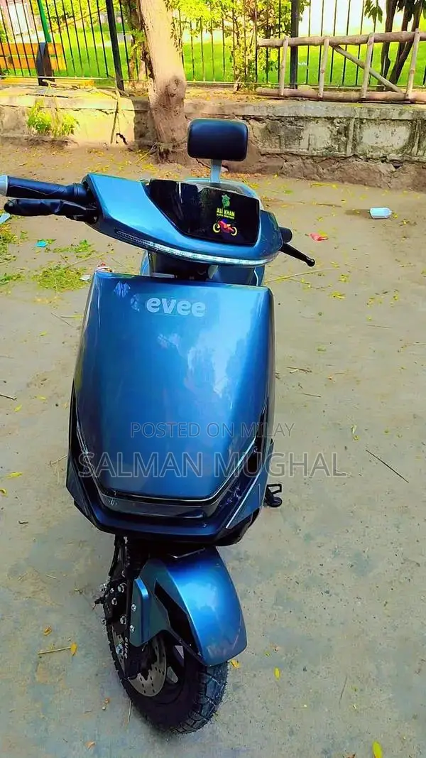 Evee Gen Z Performance Vehicle - Pristine Condition