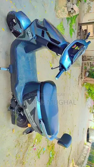 Evee Gen Z Performance Vehicle - Pristine Condition