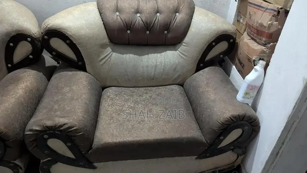 6-Seater Chinioti Wooden Sofa Set with Foam Upholstery