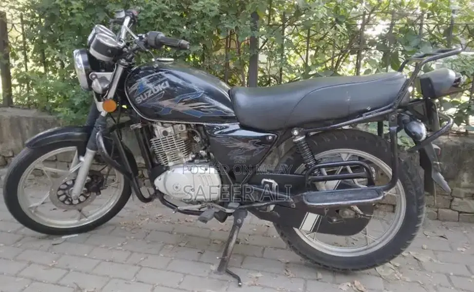 Suzuki GS 150 SE Motorcycle - Premium Special Edition