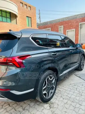 2025 Hyundai Santa Fe Hybrid - Advanced Eco-Friendly SUV