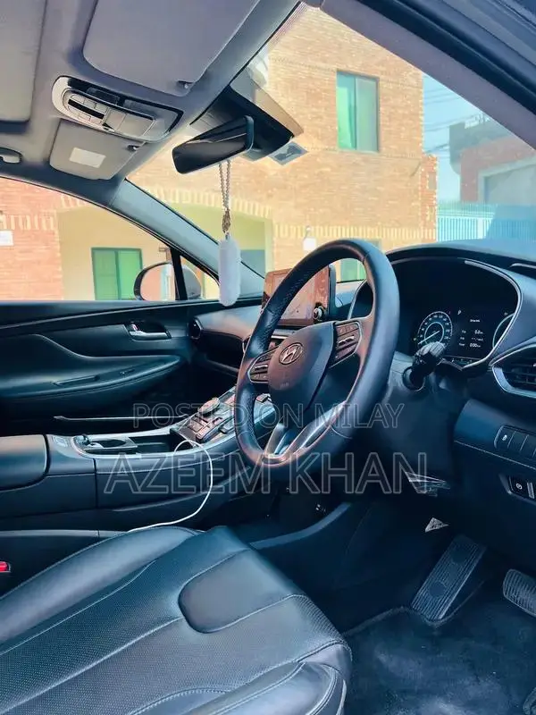 2025 Hyundai Santa Fe Hybrid - Advanced Eco-Friendly SUV