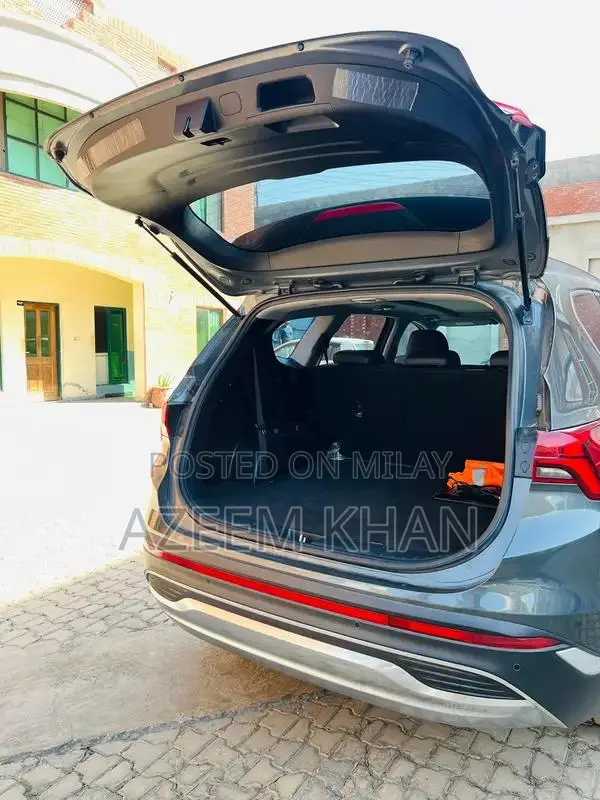 2025 Hyundai Santa Fe Hybrid - Advanced Eco-Friendly SUV