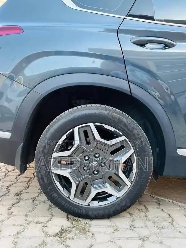 2025 Hyundai Santa Fe Hybrid - Advanced Eco-Friendly SUV