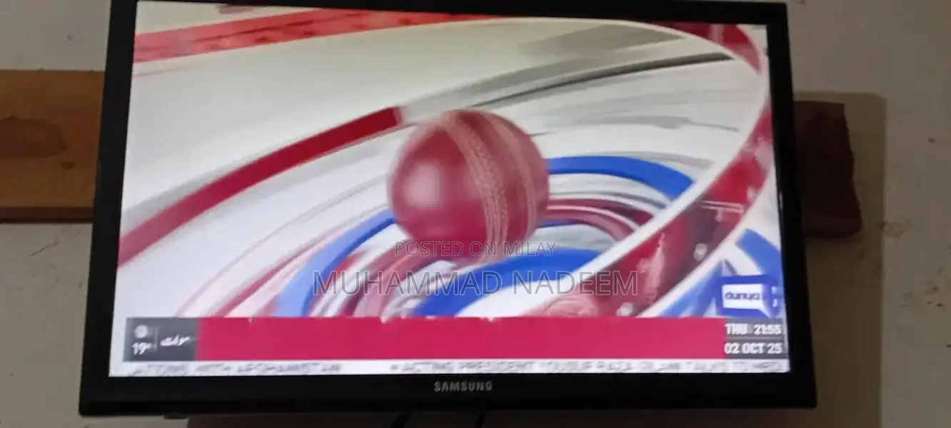 24-Inch Samsung LED Monitor Display Screen