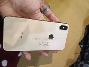 Photo - Apple iPhone XS Max - Refurbished Smartphone