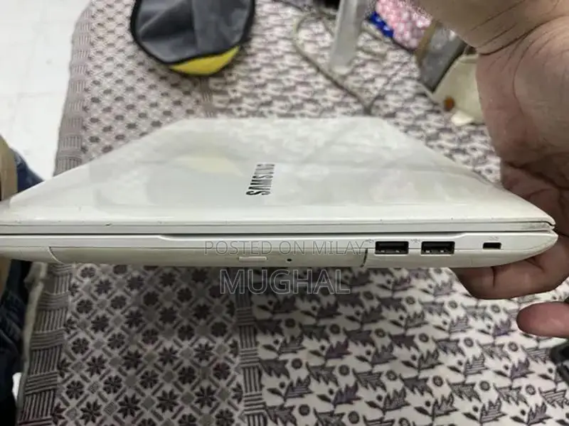 Samsung Laptop - 8GB RAM, 128GB SSD, High Performance