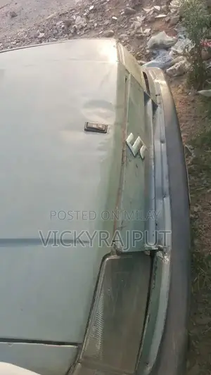 Photo - 1995 Khyber Sedan - Well Maintained First Owner Vehicle