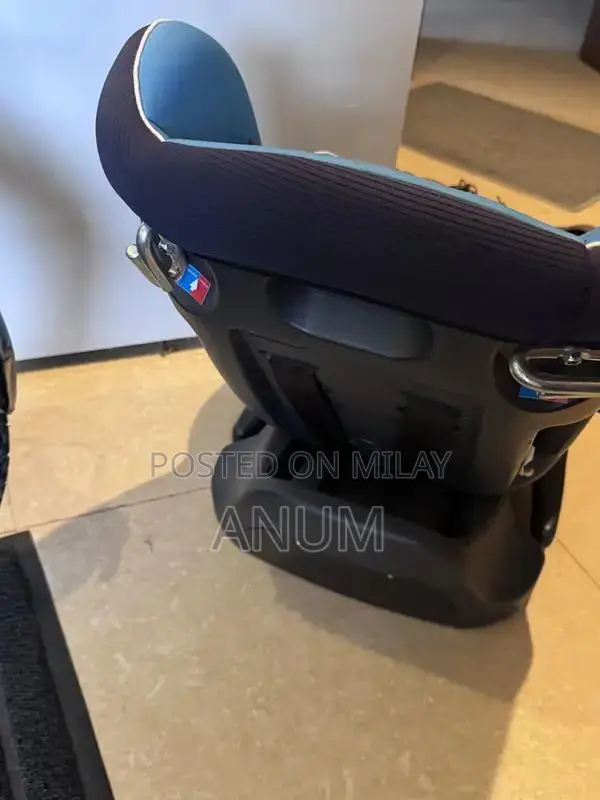 Comfortable Baby Car Seat - Excellent Condition