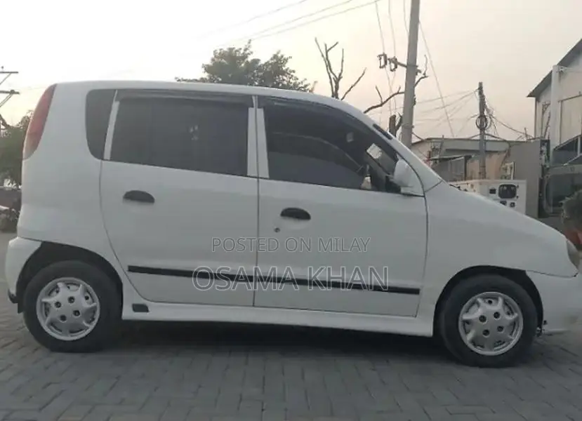 Hyundai Santro 2001 Compact Hatchback with EFI Engine