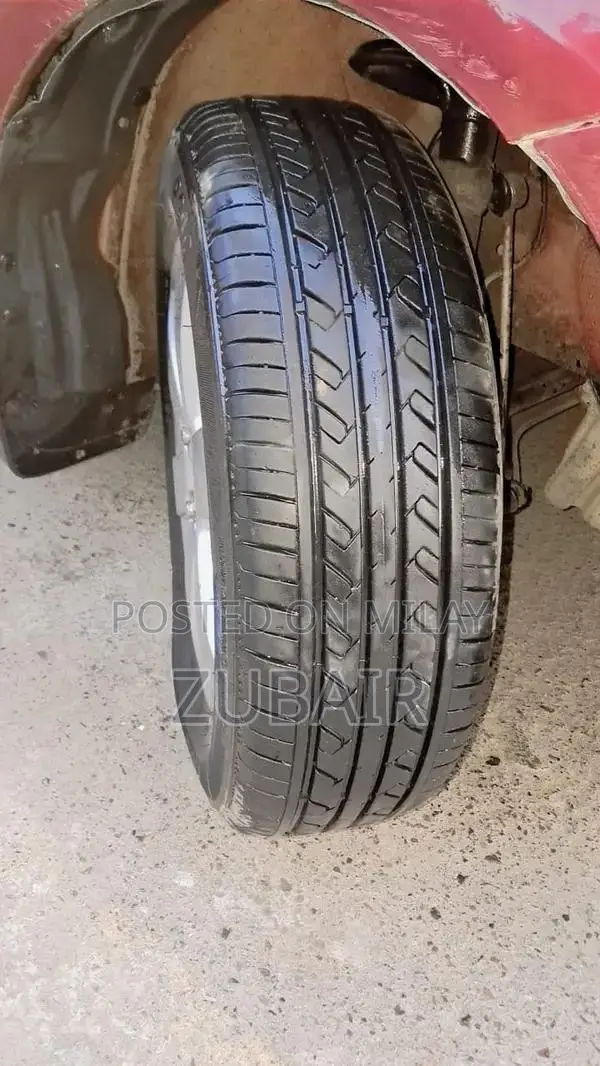 Suzuki Swift DLX Compact Sedan - Low Mileage Second Owner Vehicle