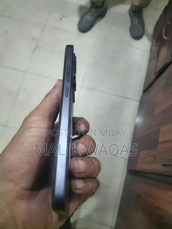 Memory Smartphone with 8+4 GB RAM and 256 GB Storage