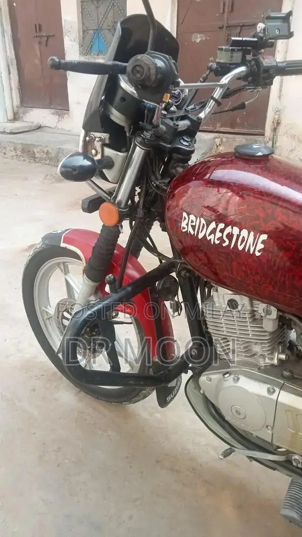 Suzuki GS150 SE Motorcycle - Second Owner, Low Mileage