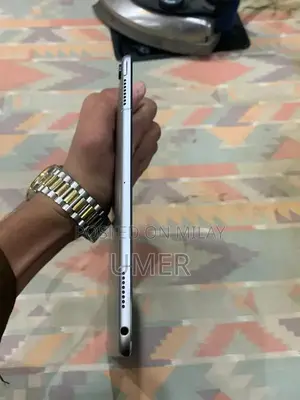 Apple iPad Pro 10.5-inch Tablet