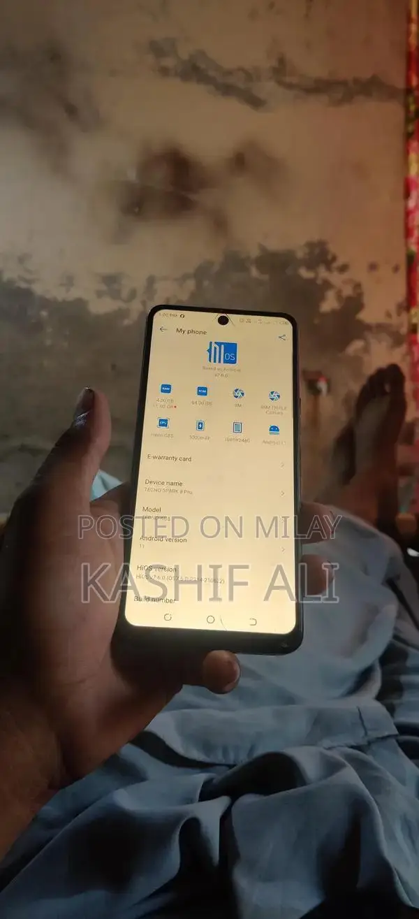 Compact Techno Device with Advanced Connectivity Features