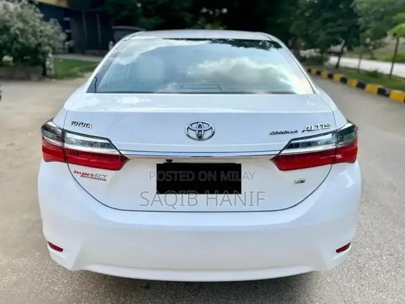 Toyota Corolla Altis 1.6 Automatic Sedan