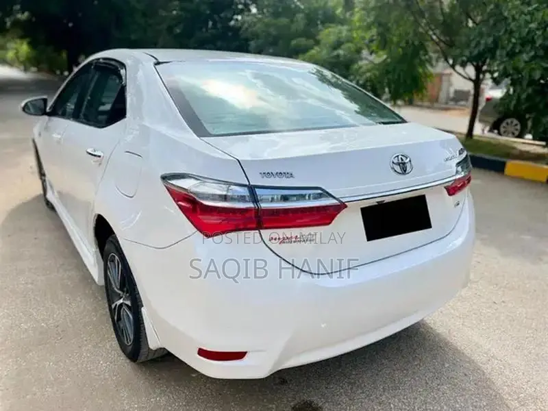 Toyota Corolla Altis 1.6 Automatic Sedan