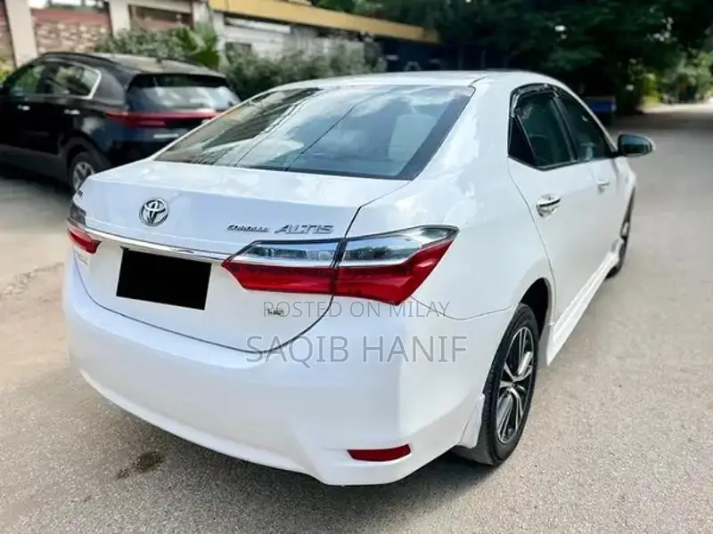 Toyota Corolla Altis 1.6 Automatic Sedan