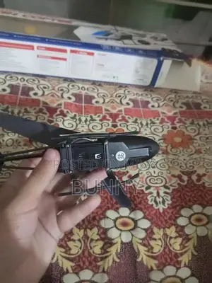 Remote Control Helicopter with Extra Wings and Charger