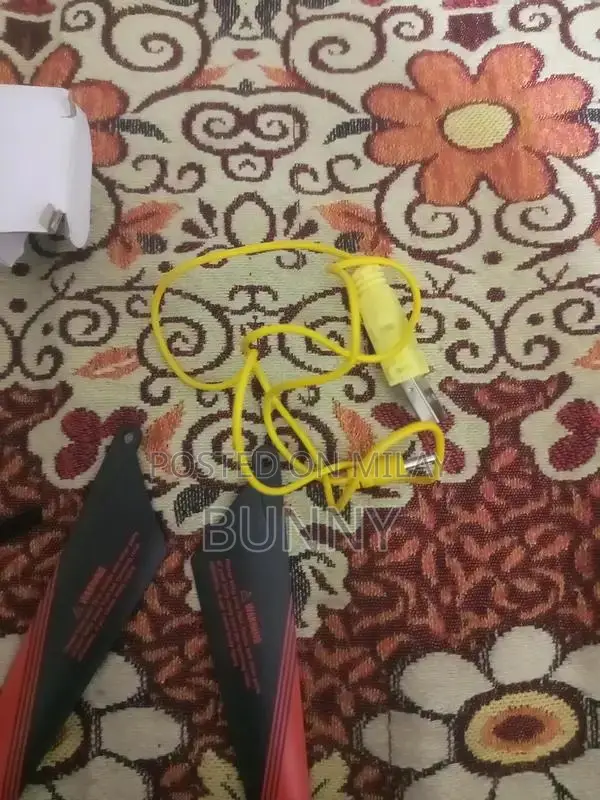 Remote Control Helicopter with Extra Wings and Charger