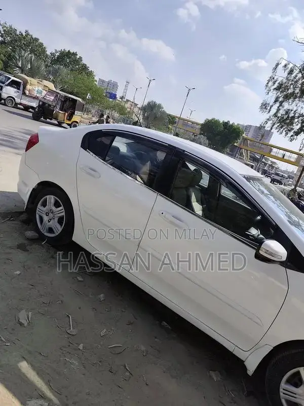 Honda City 2018 Manual Sedan - Reliable Compact Car